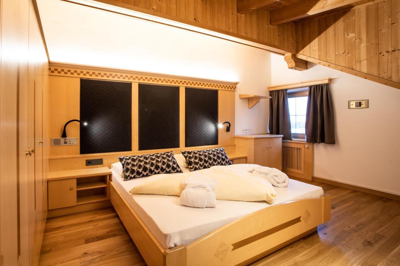 Aktiv- Und Wellnesshotel Traube- Post Curon Venosta Buitenkant foto