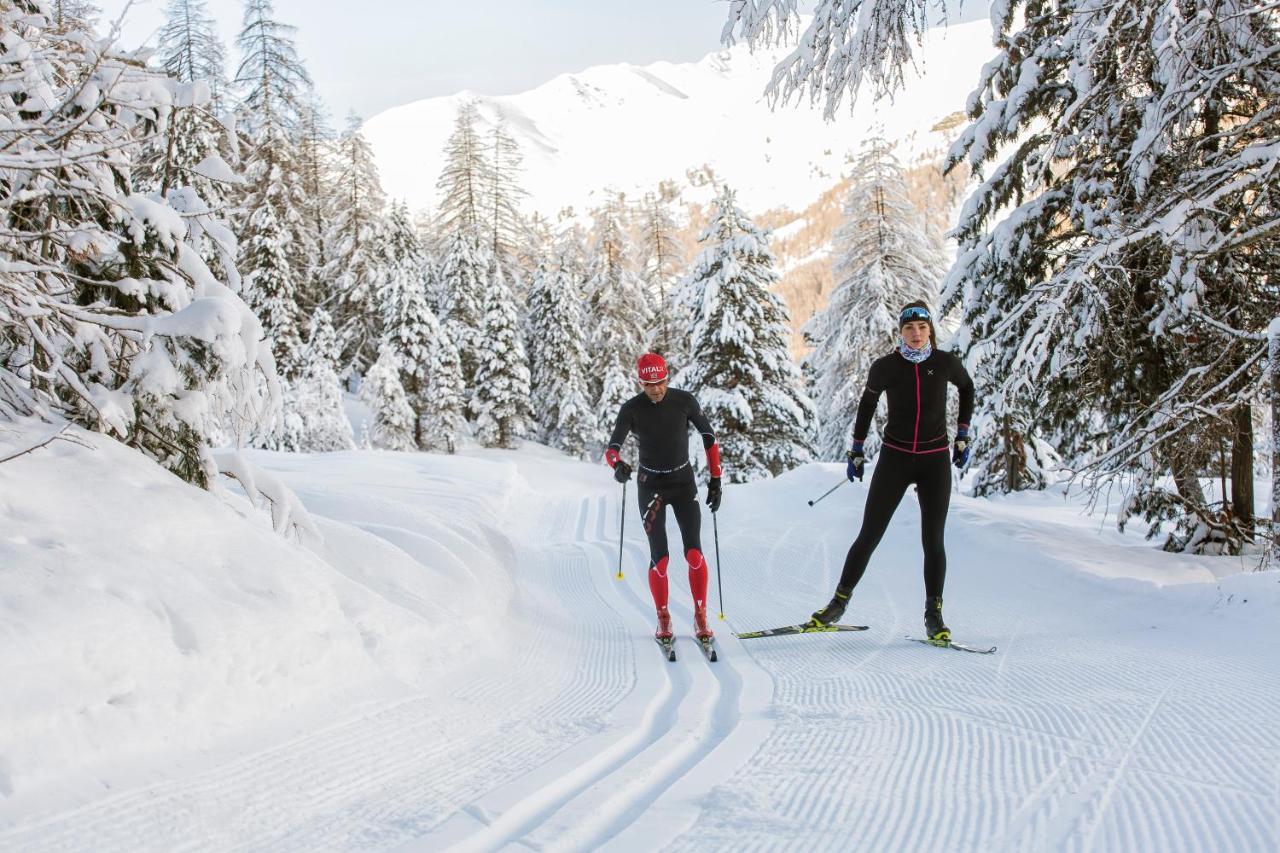 Aktiv- Und Wellnesshotel Traube- Post Curon Venosta Buitenkant foto