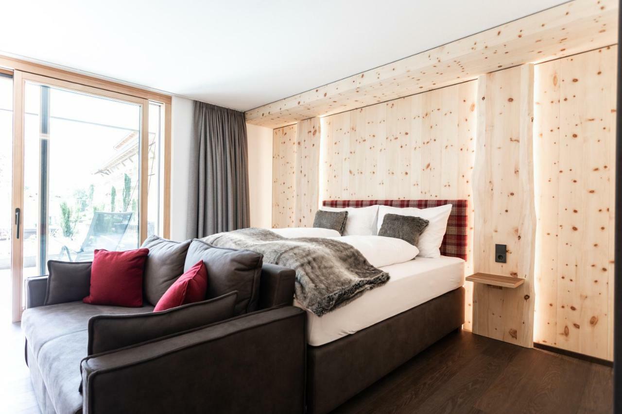 Aktiv- Und Wellnesshotel Traube- Post Curon Venosta Buitenkant foto