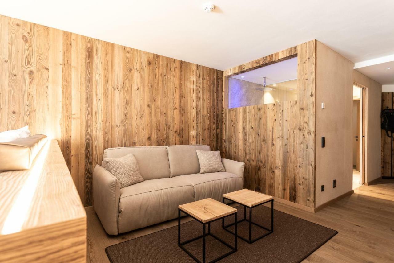Aktiv- Und Wellnesshotel Traube- Post Curon Venosta Buitenkant foto
