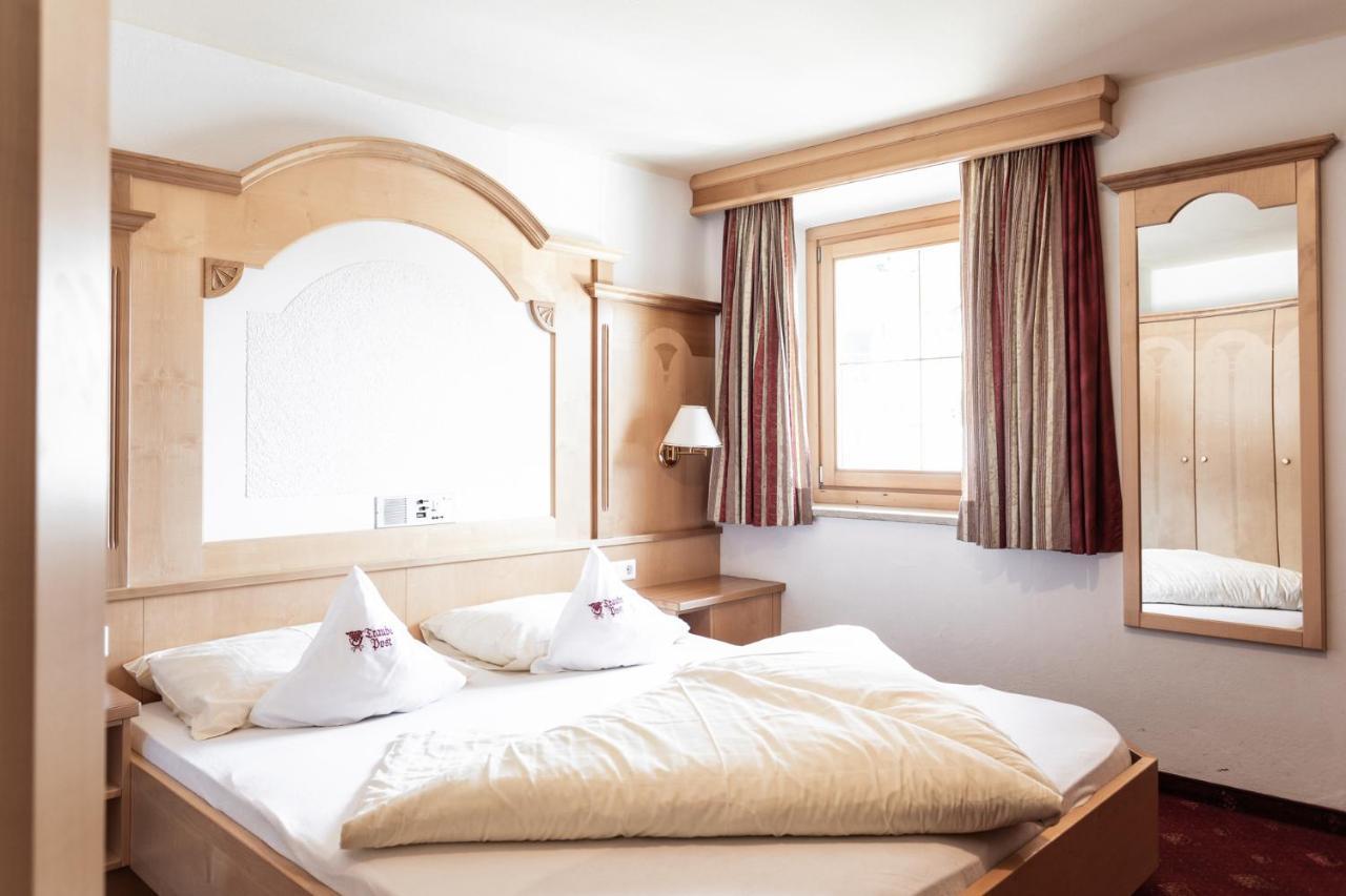 Aktiv- Und Wellnesshotel Traube- Post Curon Venosta Buitenkant foto